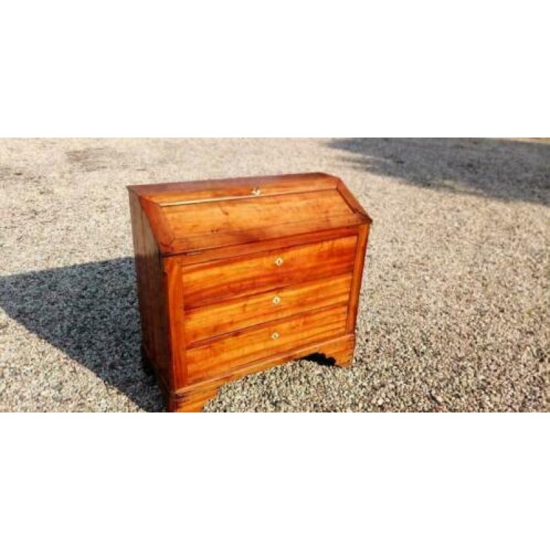 408 a, antiek kersenhouten secretaire te koop