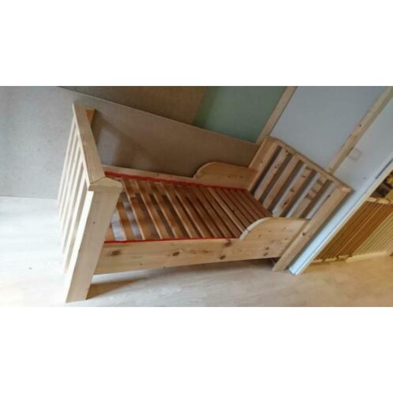 kleuterbed van steigerhout 160x70