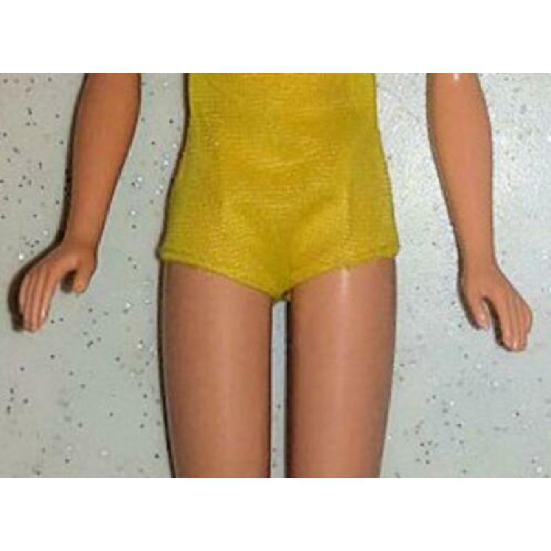 Vintage 8587-1975 Canadian TnT Barbie in original swimsuit