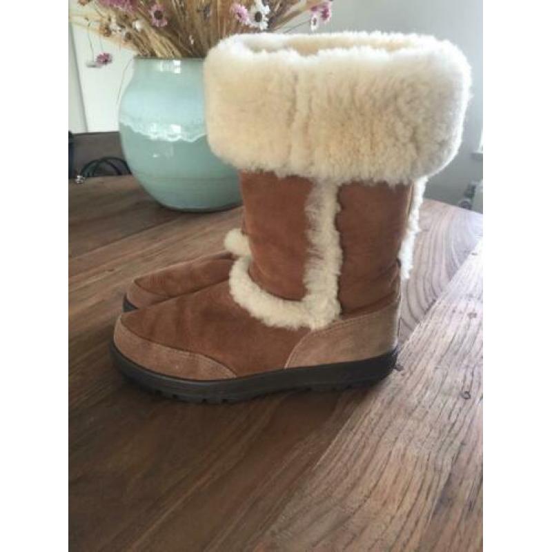 Ugg sundance