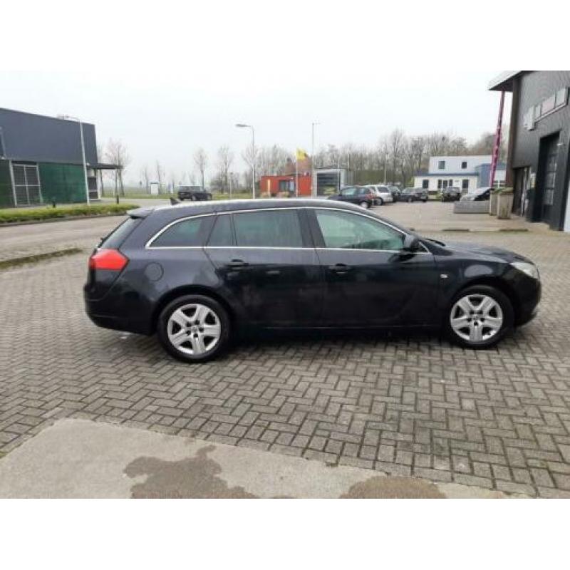 Opel Insignia 1.8 103KW Sports Tourer 2011 Zwart