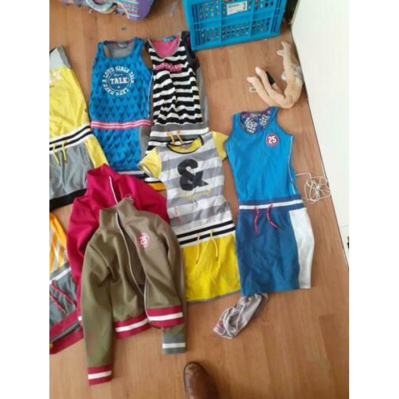 Hele nette kleding z8 en ninni vi maat 116/132