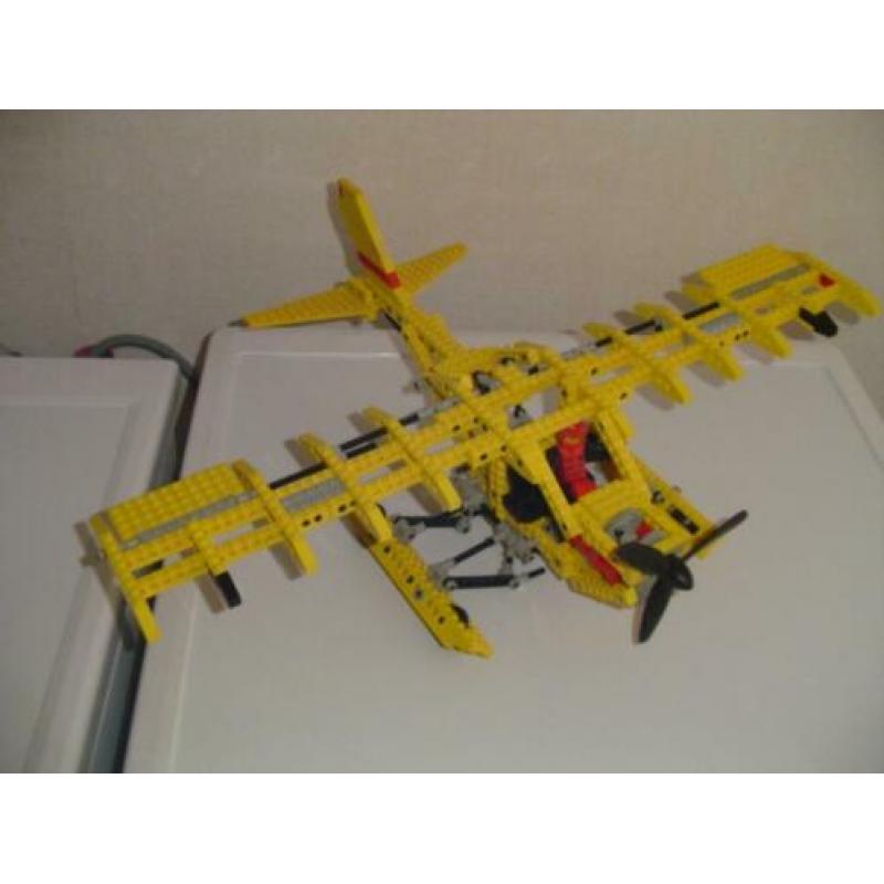 lego technic Set 8855-1: Prop Plane de set is met boekje b