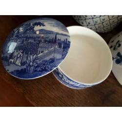 Blauw-witte dekseldoos van Spode Blue room collection