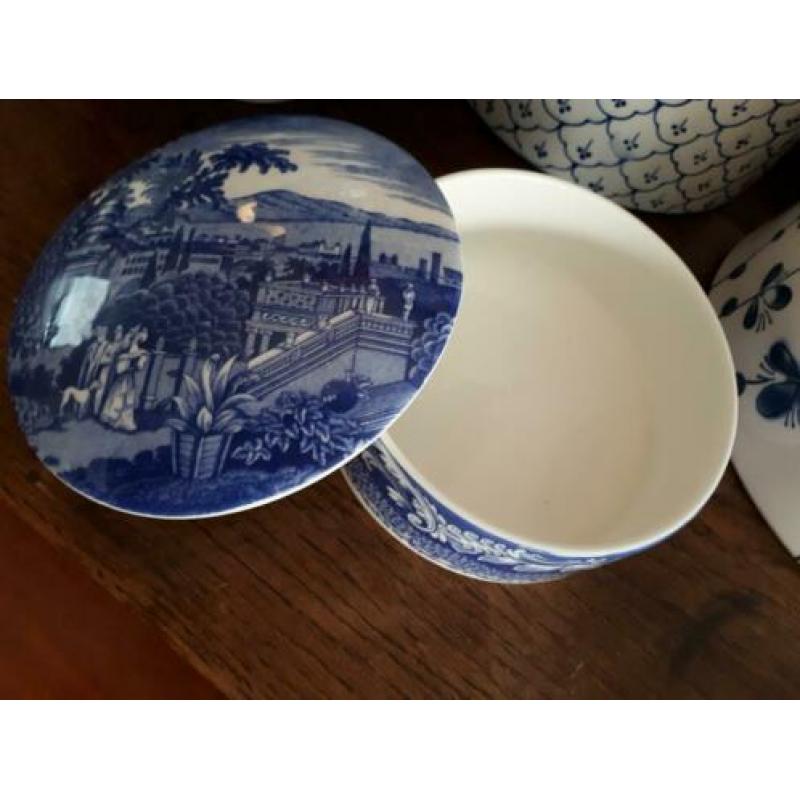 Blauw-witte dekseldoos van Spode Blue room collection