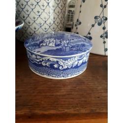 Blauw-witte dekseldoos van Spode Blue room collection