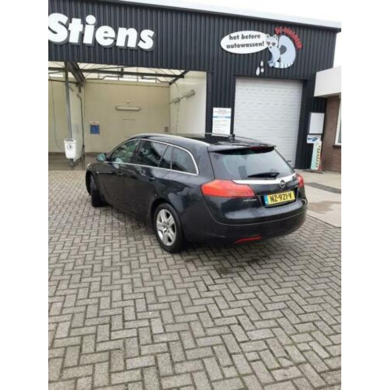 Opel Insignia 1.8 103KW Sports Tourer 2011 Zwart