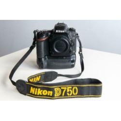 Nikon D750 + MB-D16 + LowePro tas