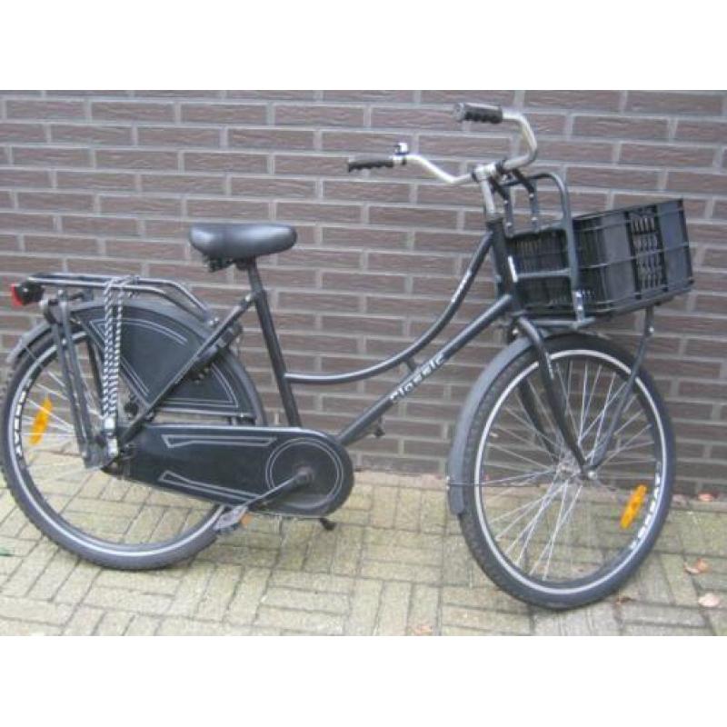 ZWARTE omafiets 26 inch classic met rek en mand