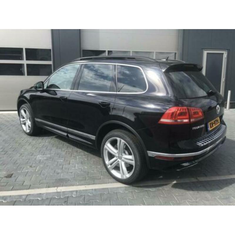 Volkswagen Touareg 3.0 V6 TDI 262pk R Line 2015 Zwart