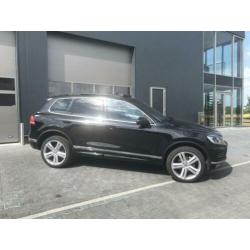 Volkswagen Touareg 3.0 V6 TDI 262pk R Line 2015 Zwart