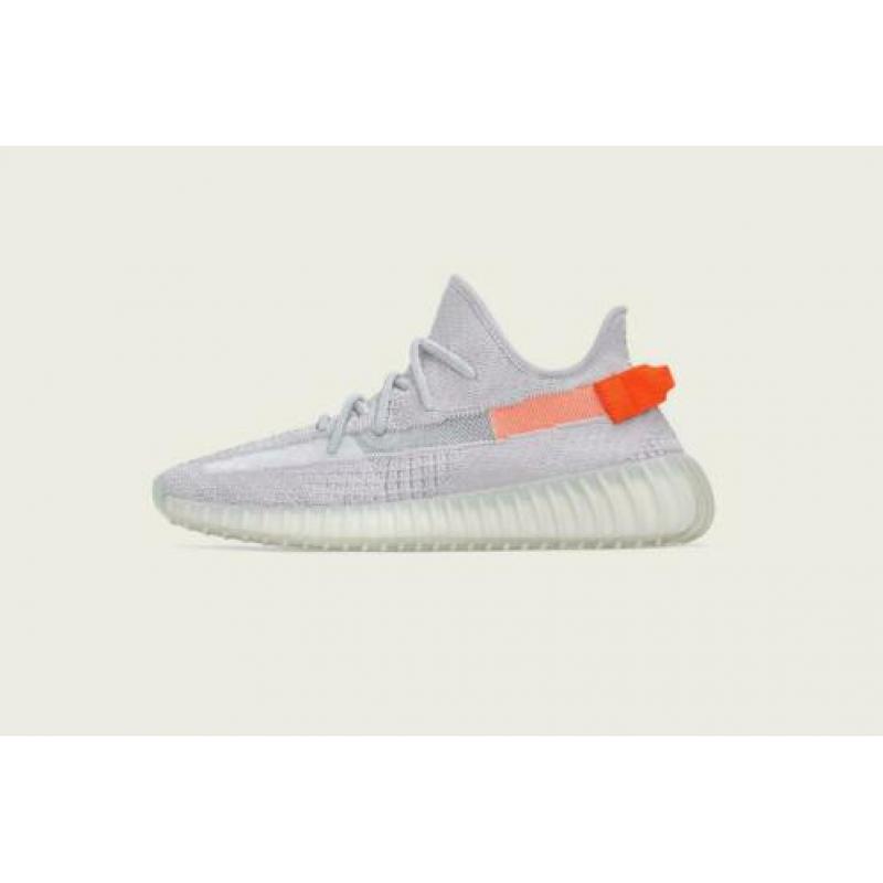 Adidas Yeezy Boost 350 V2 Tail light maat 39 1/3 / US 6.5