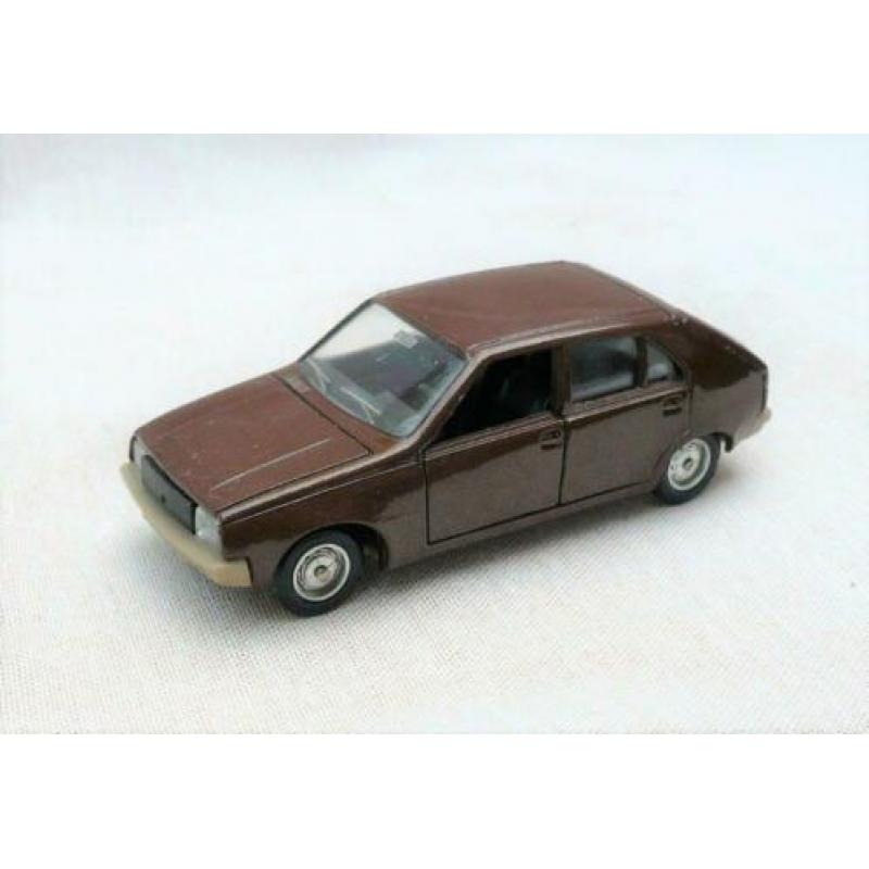 Solido France Renault 14. metallic bruin.