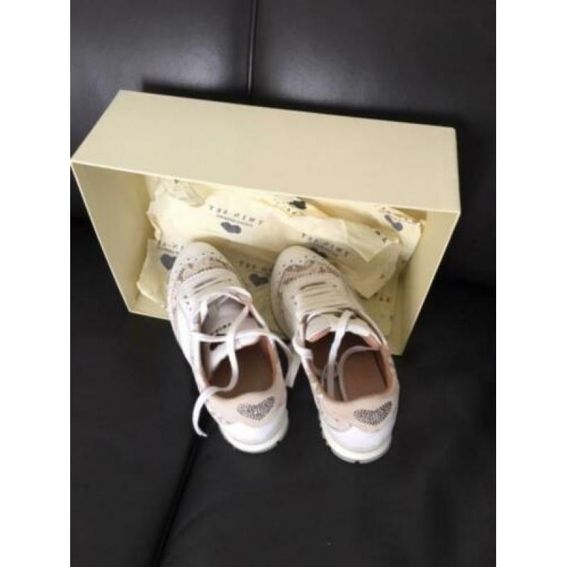 Prachtige Twinset, Simons Barbieri, witte sneakers maat 36