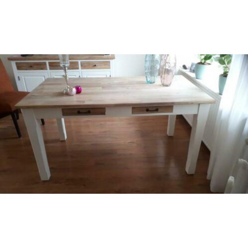 tafel, landelijke stijl