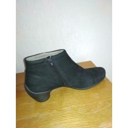 ECCO Nubuck leren booties. Nieuwstaat met doos. Maat 41.