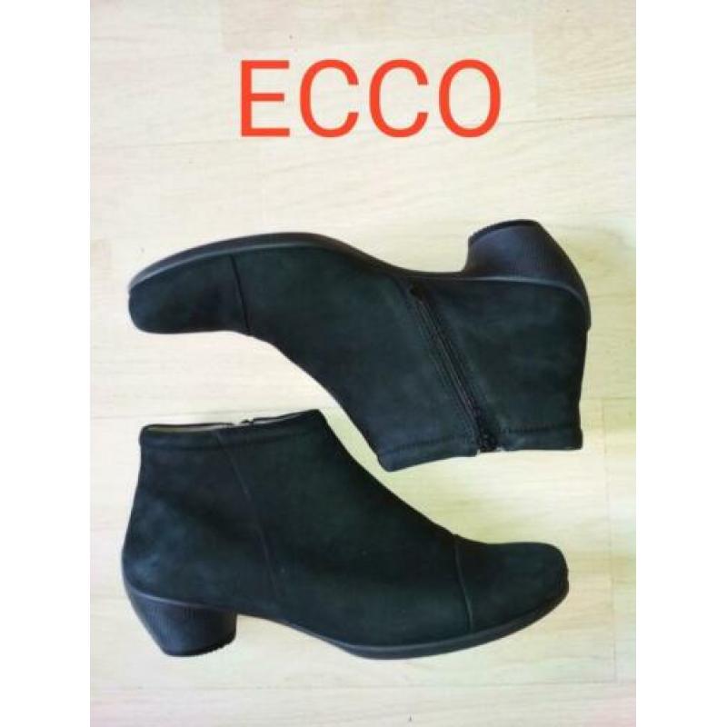 ECCO Nubuck leren booties. Nieuwstaat met doos. Maat 41.