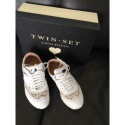 Prachtige Twinset, Simons Barbieri, witte sneakers maat 36