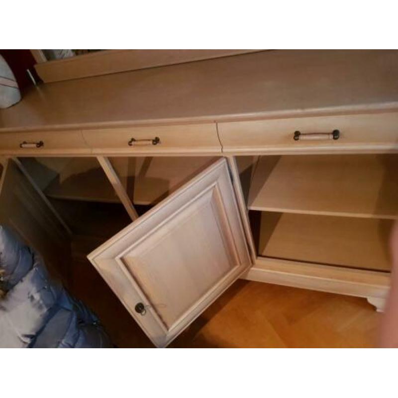 Dressoir met spiegel