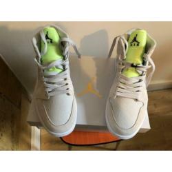 WMNS AIR JORDAN 1 MID vast grey ghost green US 9 | EUR 40.5