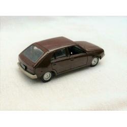 Solido France Renault 14. metallic bruin.