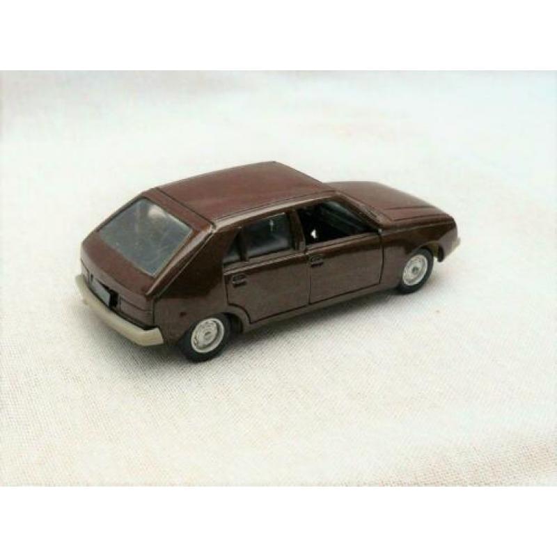 Solido France Renault 14. metallic bruin.