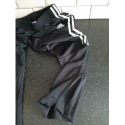 Adidas trainingspak maat 152