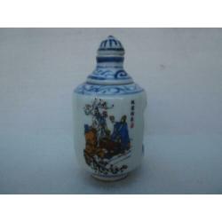 Antiek chinees porselein snuifflesje /snuff bottle.(6018#)