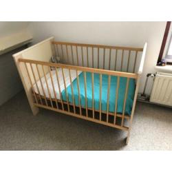 Gratis babykamer bed en commode