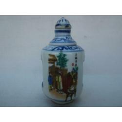 Antiek chinees porselein snuifflesje /snuff bottle.(6018#)