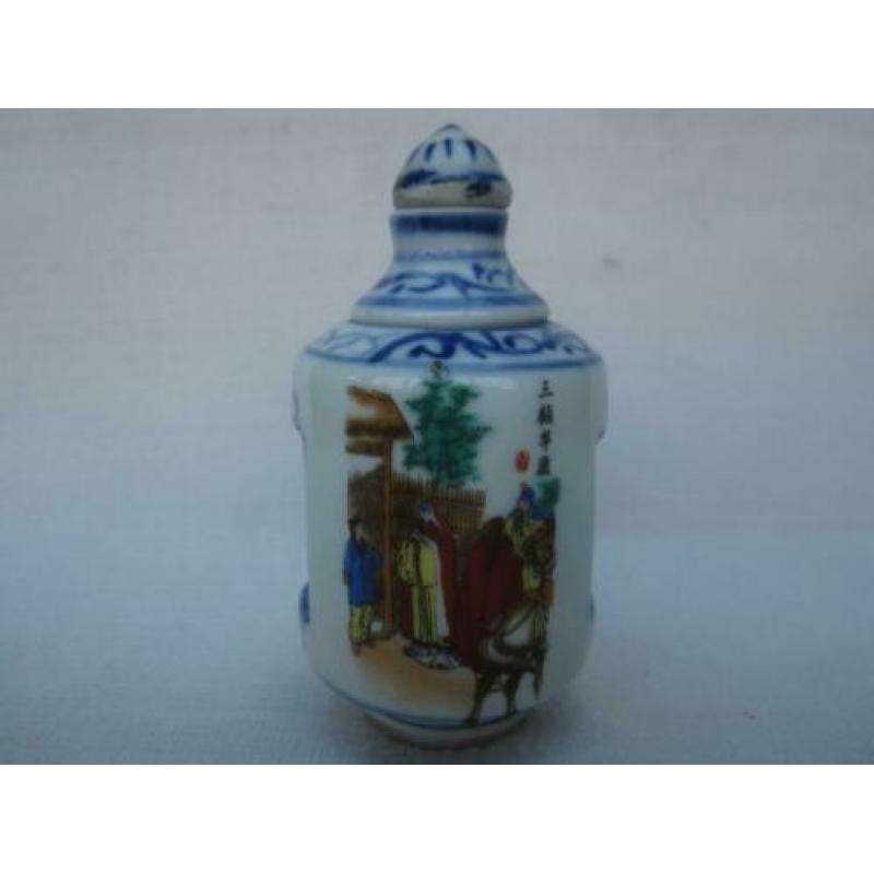 Antiek chinees porselein snuifflesje /snuff bottle.(6018#)