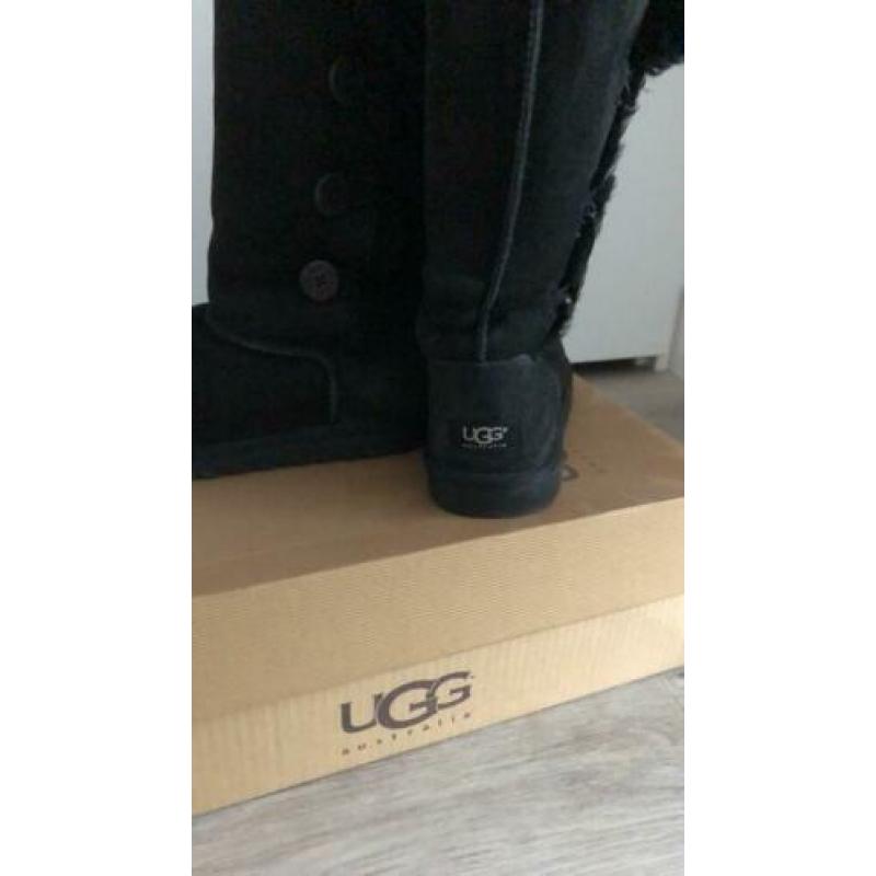 Zwarte UGGS origineel. Maat 37