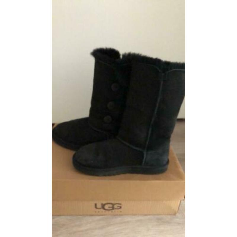 Zwarte UGGS origineel. Maat 37