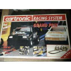 Cartronic racebaan met 2 extra auto's. 9,9 meter.