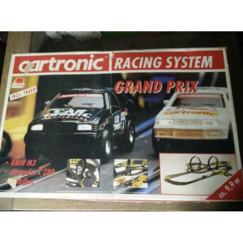 Cartronic racebaan met 2 extra auto's. 9,9 meter.