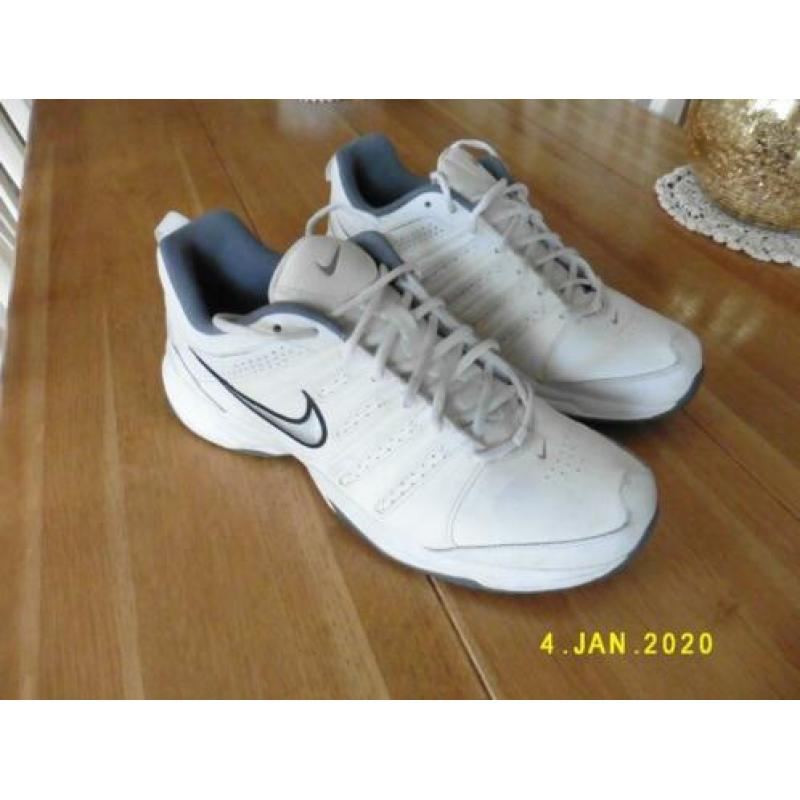 Nike Sportschoenen 47