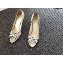 Nieuw Charles & Keith pumps maat 36 slangenprint