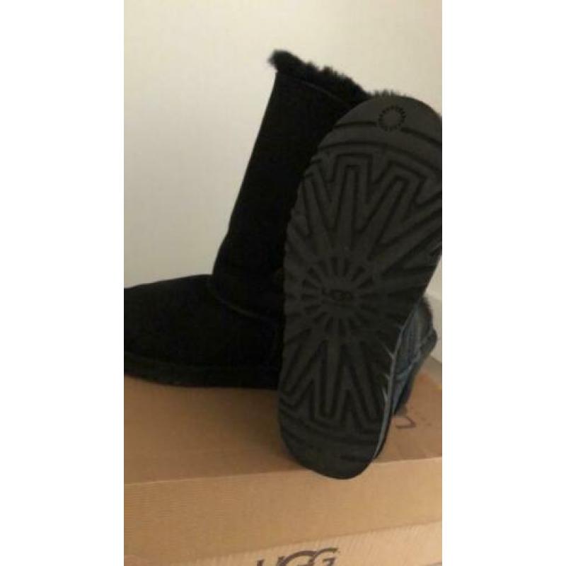 Zwarte UGGS origineel. Maat 37