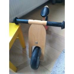 Houten loopfiets