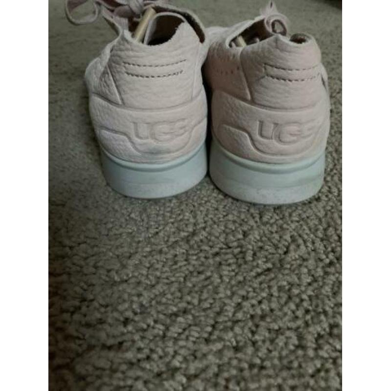 UGG treadstep,light weight ,roze