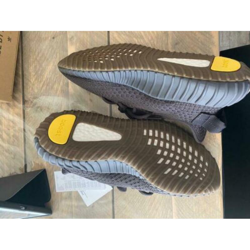 Yeezy Boost 350 V2 Cinder 42 2/3 - US 9