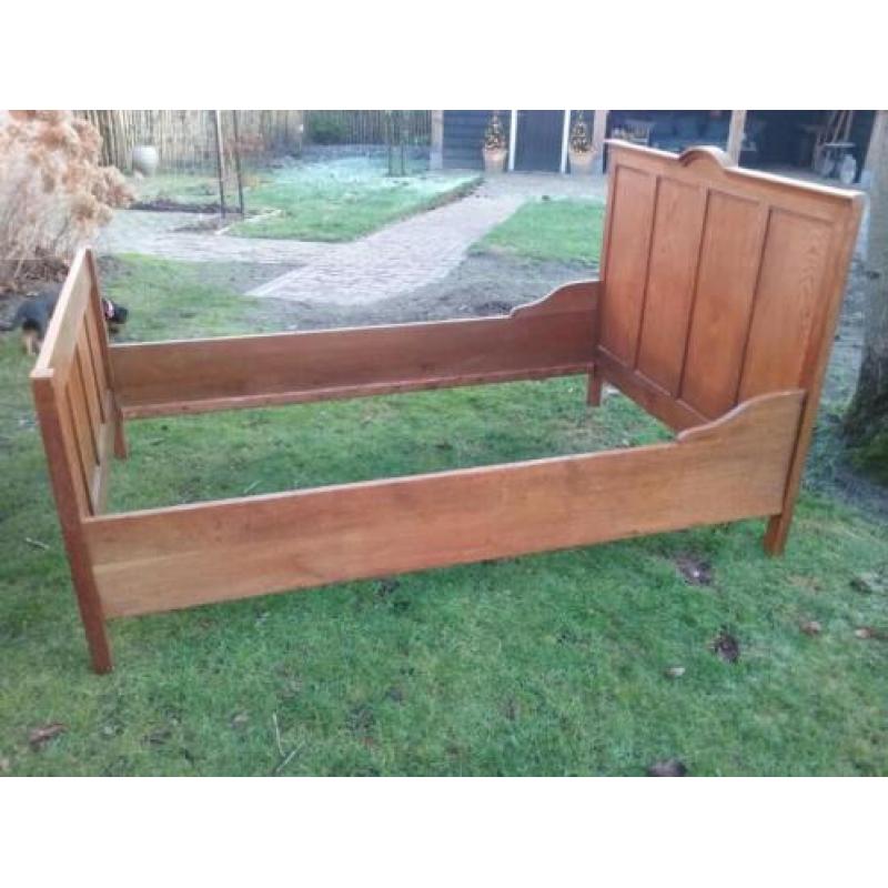 Oude eiken twijfelaar bed 190x120 eikenhout