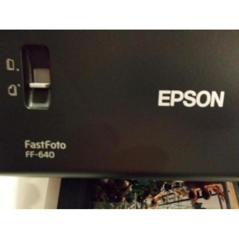 Epson FastFoto 640 - scan honderden fotos per uur *TE HUUR