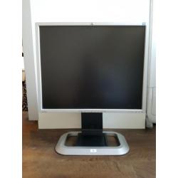 Thuiswerkset van HP, Dockingstation en 2 19 inch schermen