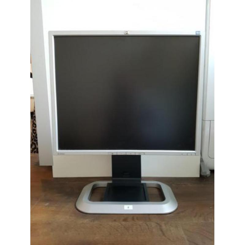 Thuiswerkset van HP, Dockingstation en 2 19 inch schermen