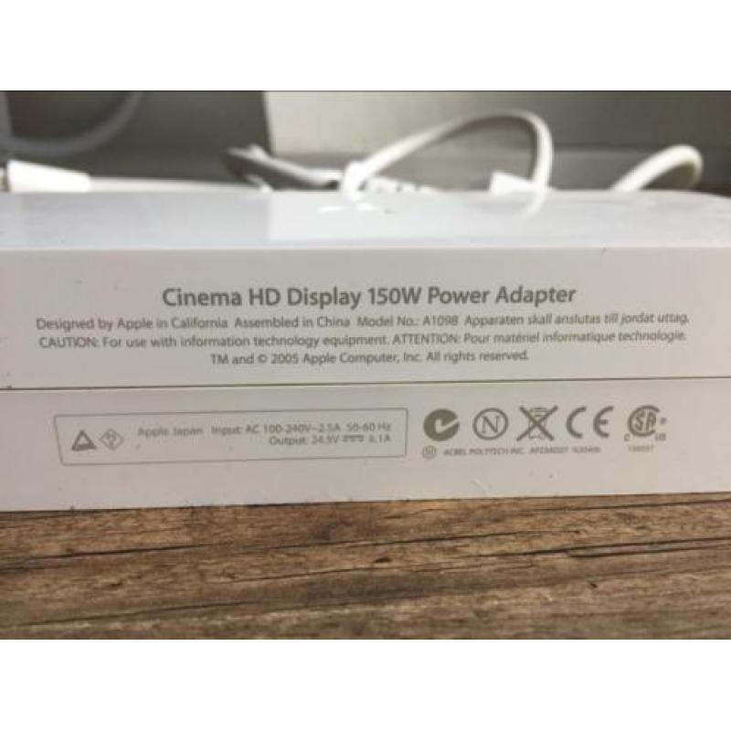 Apple Cinema Display 30, inclusief originele 150W adapter