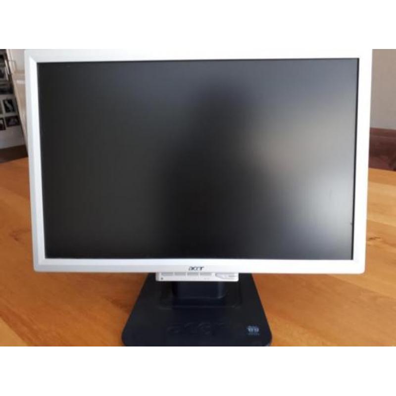 ACER computerscherm, diagonaal 48cm, lengte 41cm breed 25,5